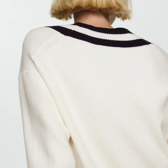 CONTRASTING V-NECK SWEATER - Picture 5 of 7